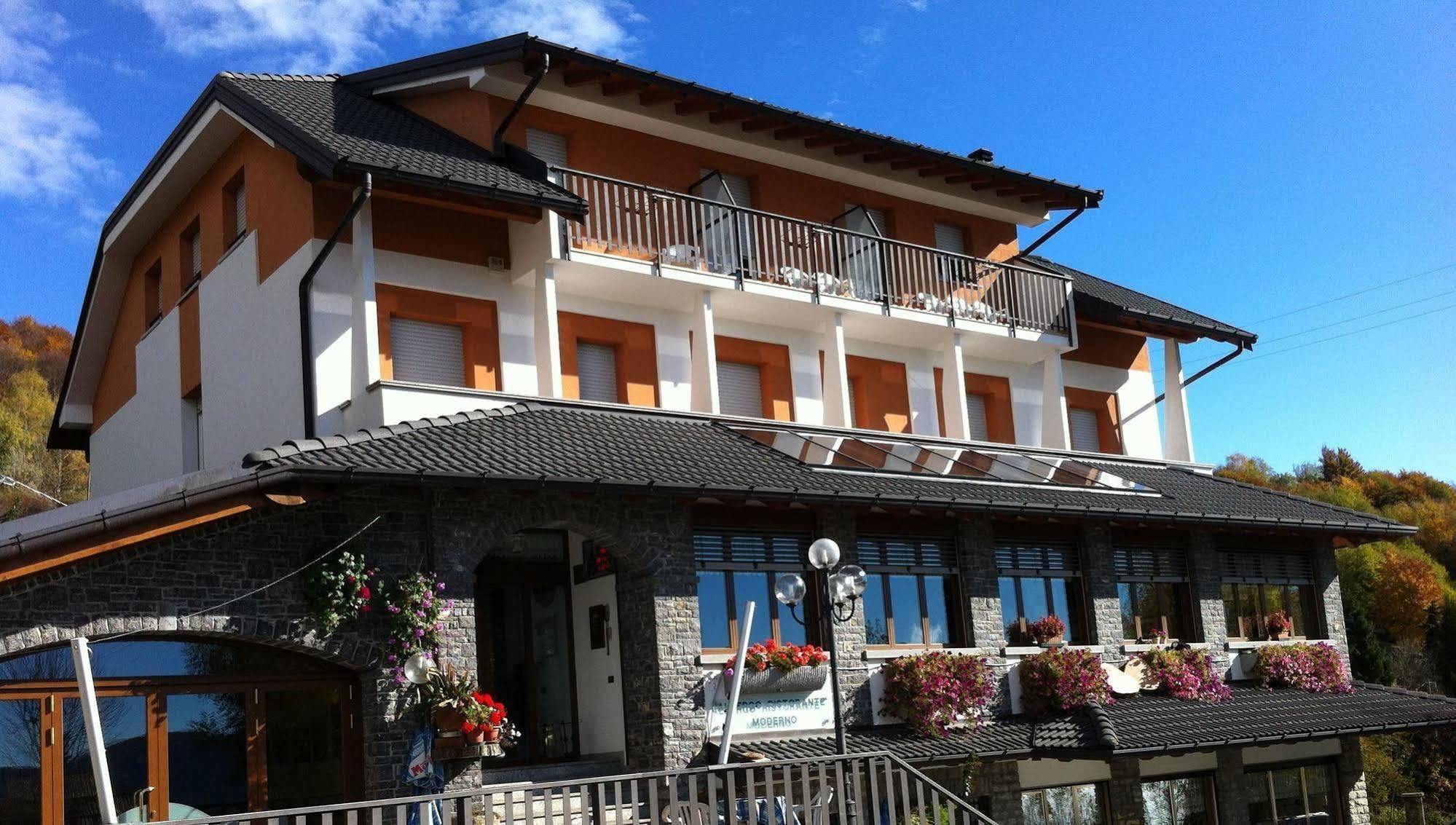 Albergo Moderno & Spa Fuipiano Valle Imagna Kültér fotó