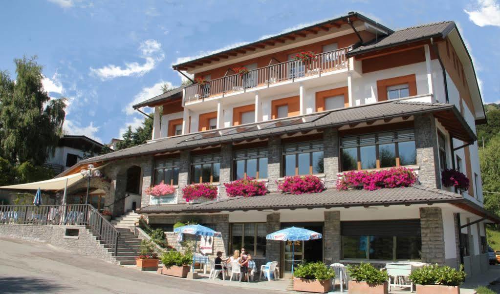 Albergo Moderno & Spa Fuipiano Valle Imagna Kültér fotó