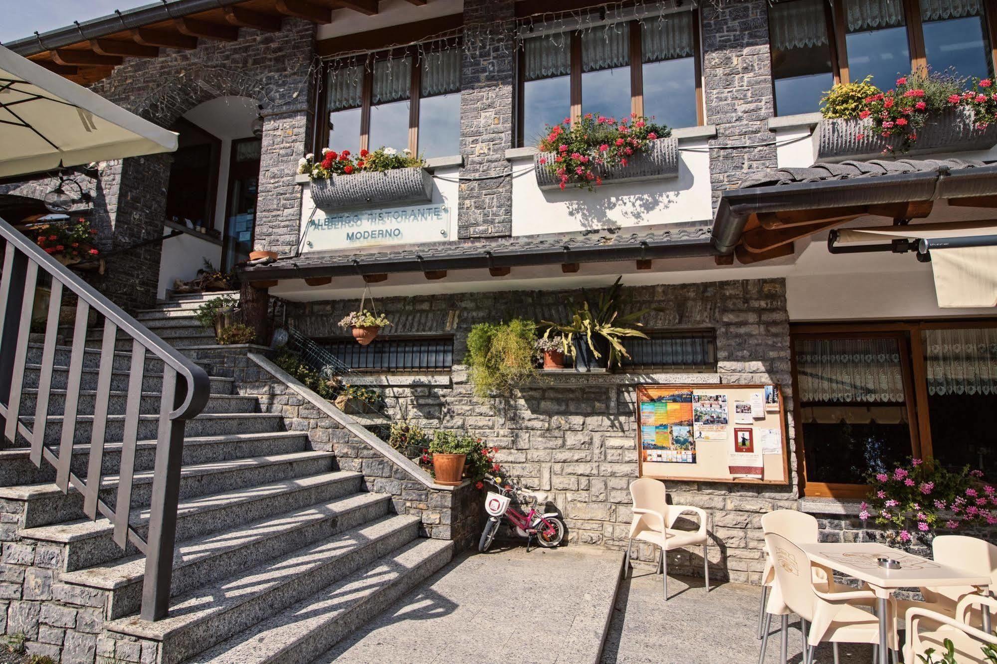 Albergo Moderno & Spa Fuipiano Valle Imagna Kültér fotó
