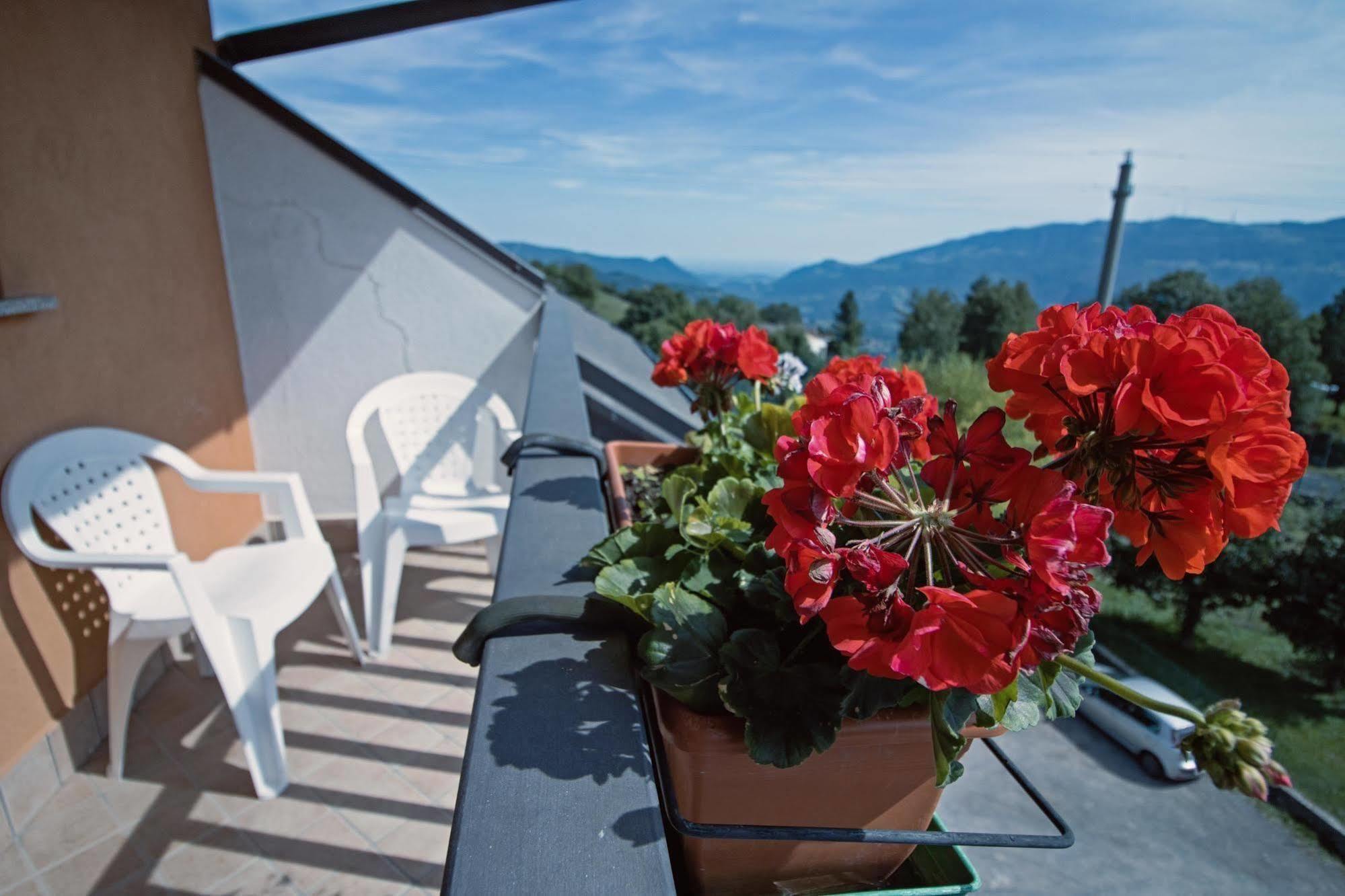 Albergo Moderno & Spa Fuipiano Valle Imagna Kültér fotó